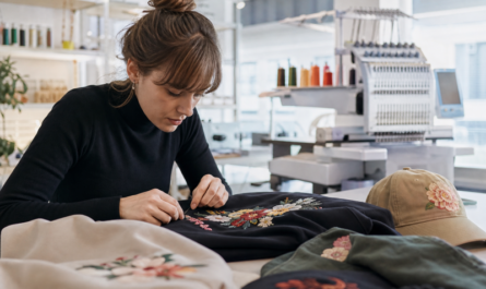 Präzise Stickerei in Stuttgart: Worauf Unternehmen, Marken und Creator bei bestickten Textilien achten sollten